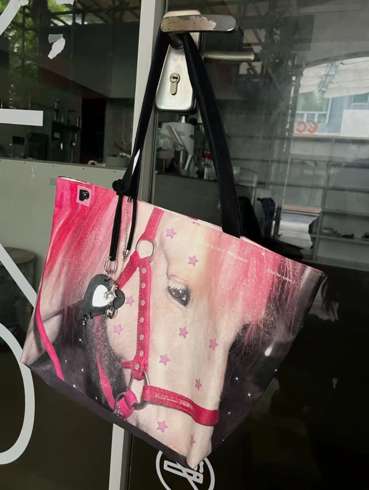 PutOut online "Pony" shopping tote