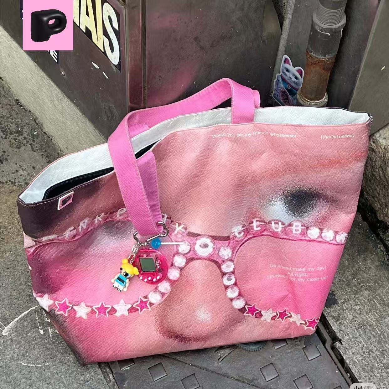 PutOut online pink shopping tote